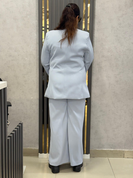 TAILORED BLAZER AND WIDE-LEG TROUSERS SET