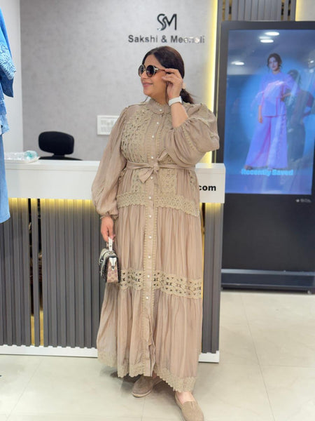 ROMANTIC LACE DETAIL MIDI DRESS