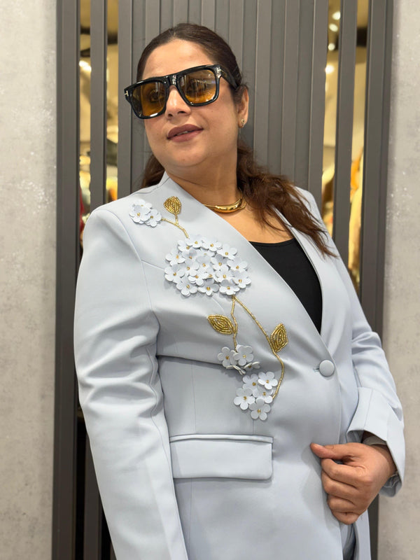TAILORED BLAZER AND WIDE-LEG TROUSERS SET