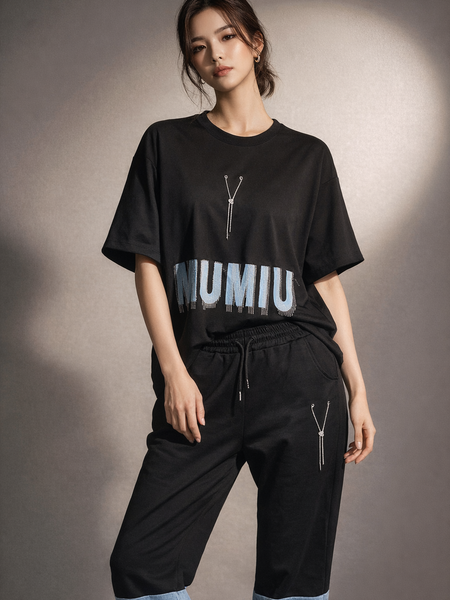 Relaxed Graphic Lounge Set