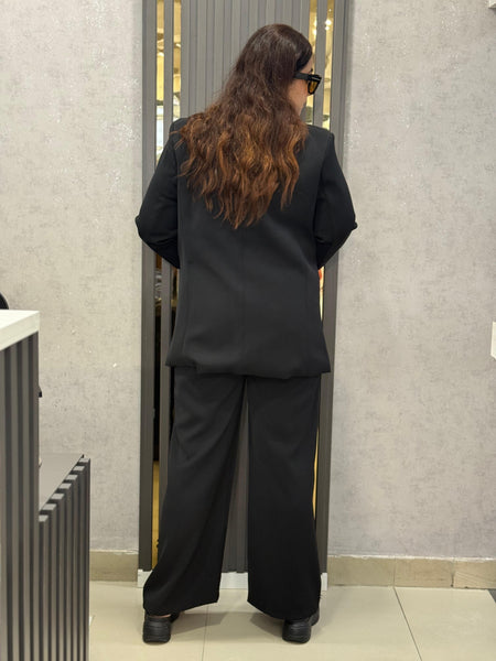 TAILORED BLAZER AND WIDE-LEG TROUSERS SET