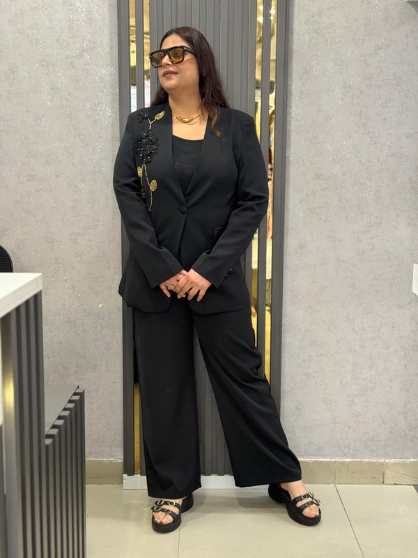 TAILORED BLAZER AND WIDE-LEG TROUSERS SET