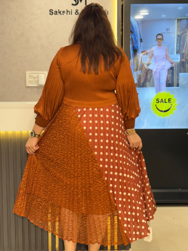 Embellished Collar Pleated Dress
